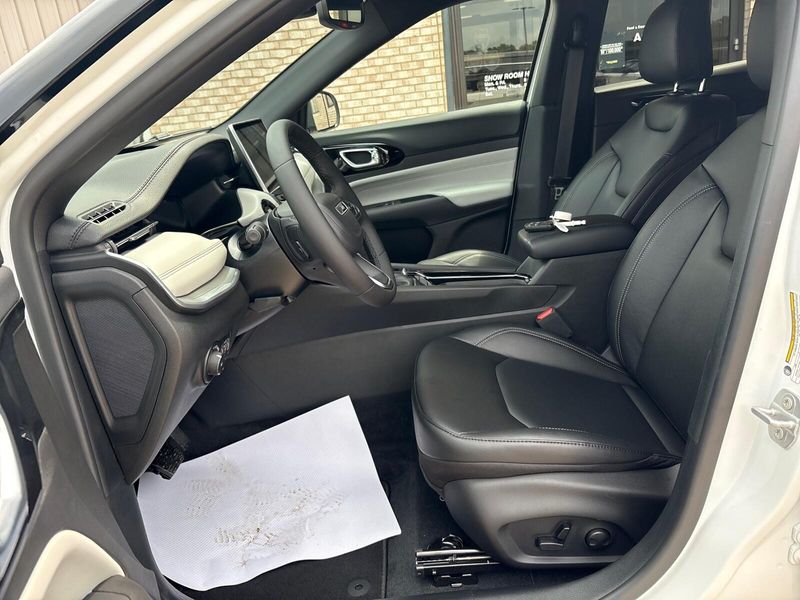 New 2026 Jeep Compass Limited 4x4Image 3