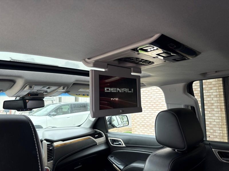 2016 GMC Yukon XL DenaliImage 17