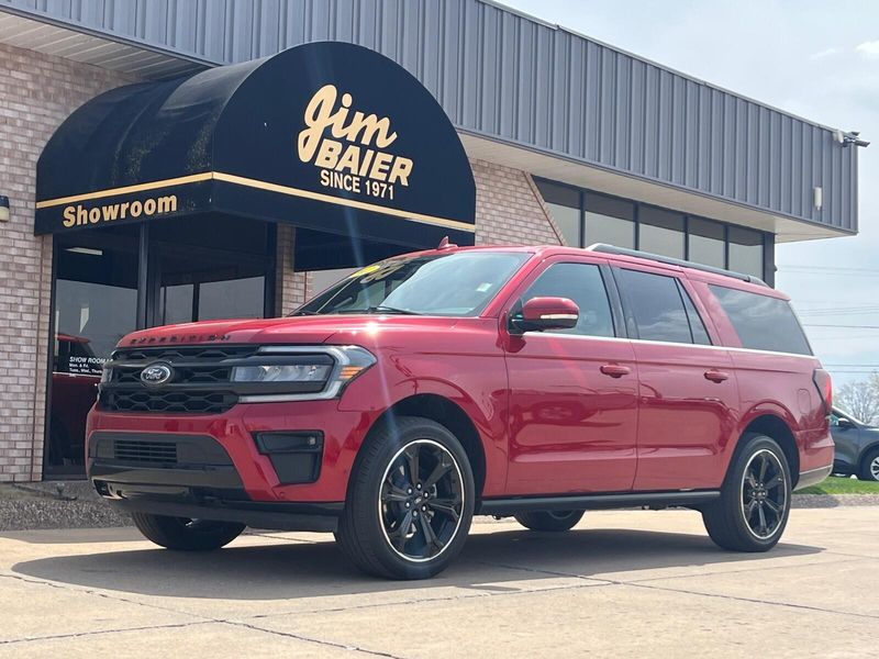 2022 Ford Expedition LimitedImage 1