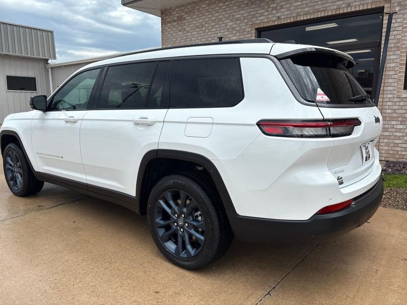 New 2026 Jeep Grand Cherokee L 85th Anniversary Edition 4x4Image 13