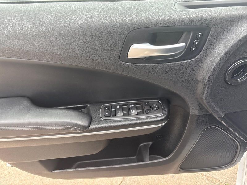 Used 2022 Dodge Charger SXTImage 14
