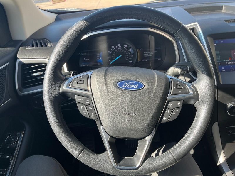 2020 Ford Edge SELImage 14