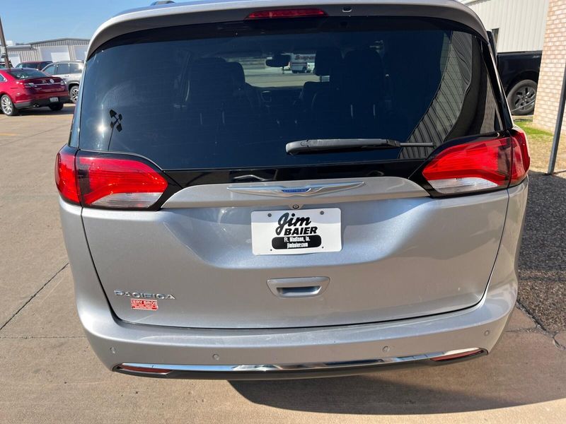 2018 Chrysler Pacifica Touring LImage 10