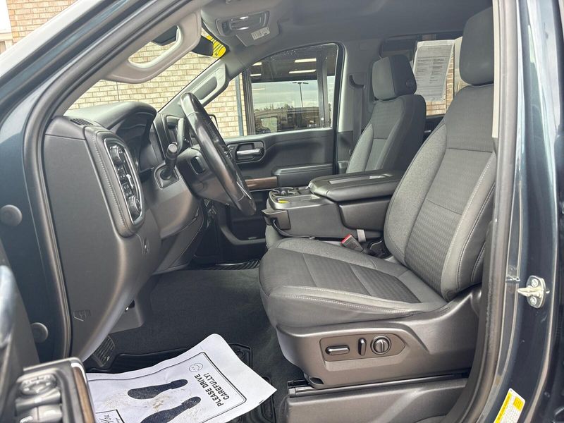 Used 2020 Chevrolet Silverado 1500 RSTImage 3