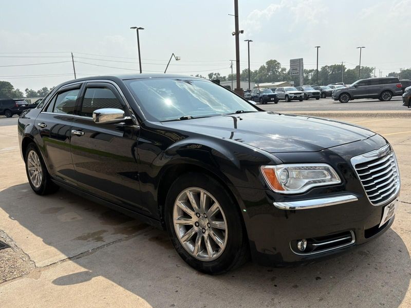 Used 2014 Chrysler 300C 300CImage 6