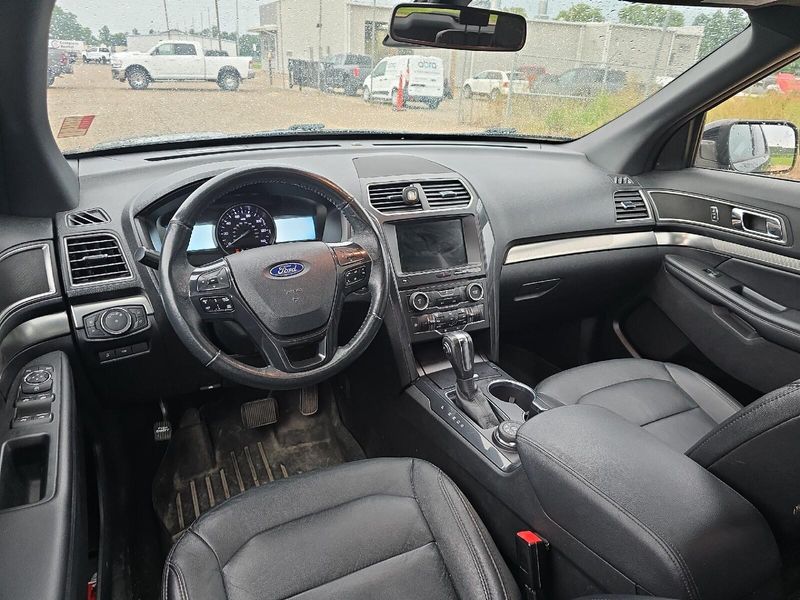 Used 2018 Ford Explorer XLTImage 6