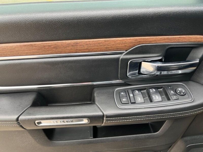 2017 RAM 1500 LaramieImage 16