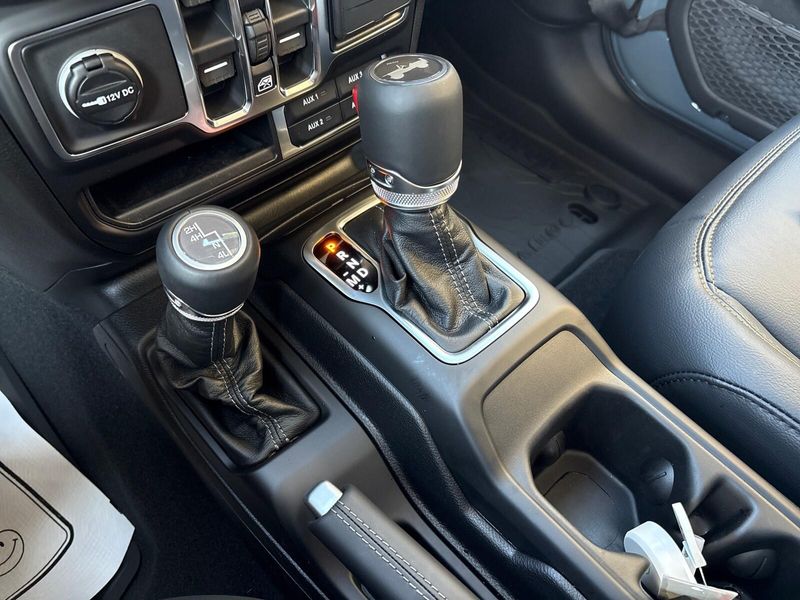 New 2026 Jeep Wrangler 4-door SaharaImage 7
