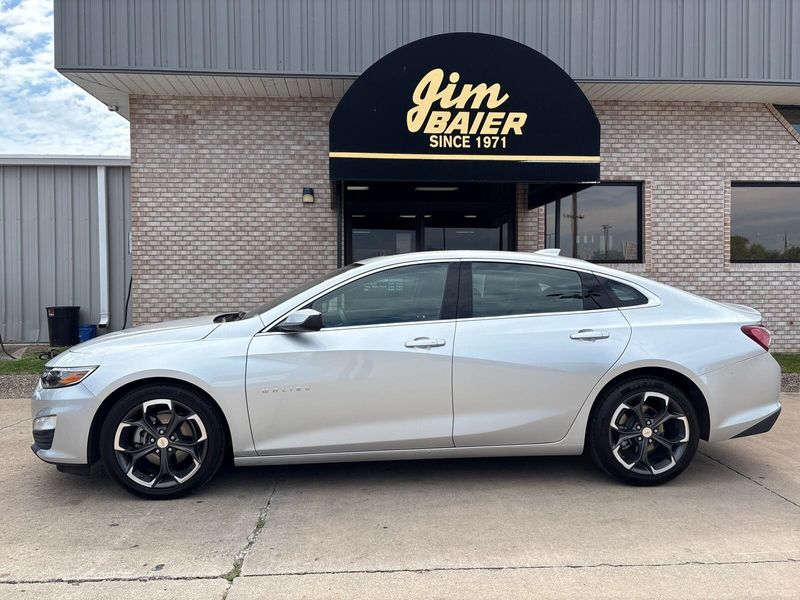2022 Chevrolet Malibu LTImage 3