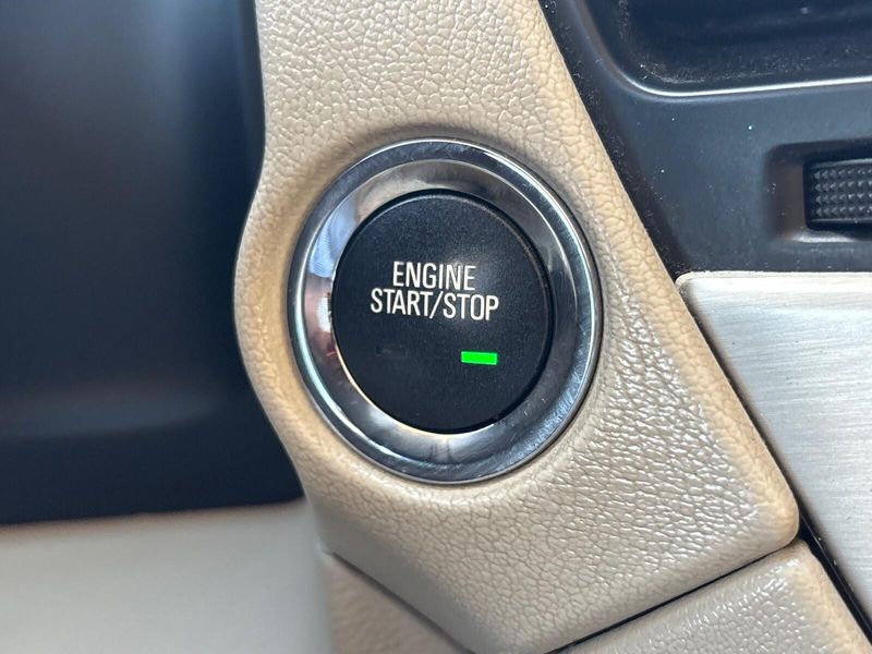 Used 2017 GMC Yukon DenaliImage 25