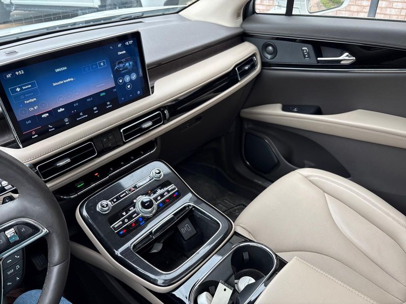 Used 2023 Lincoln Nautilus ReserveImage 18
