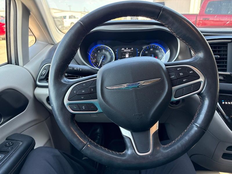 Used 2020 Chrysler Pacifica TouringImage 13