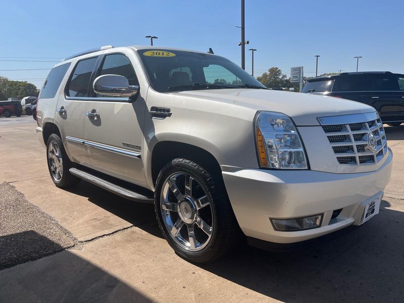 2012 Cadillac Escalade LuxuryImage 9