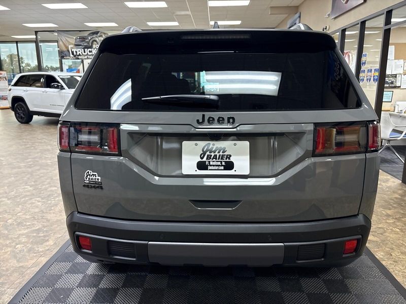 New 2026 Jeep Cherokee Limited Altitude 4x4Image 9