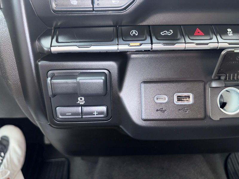 Used 2020 Chevrolet Silverado 1500 RSTImage 23