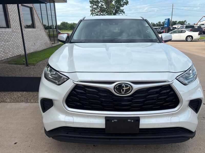 Used 2023 Toyota Highlander LImage 8