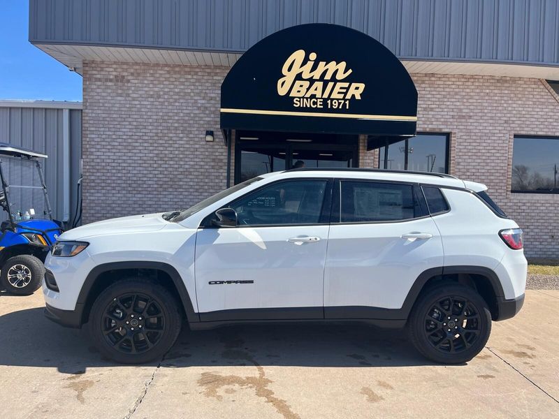 2025 Jeep Compass Latitude 4x4Image 2