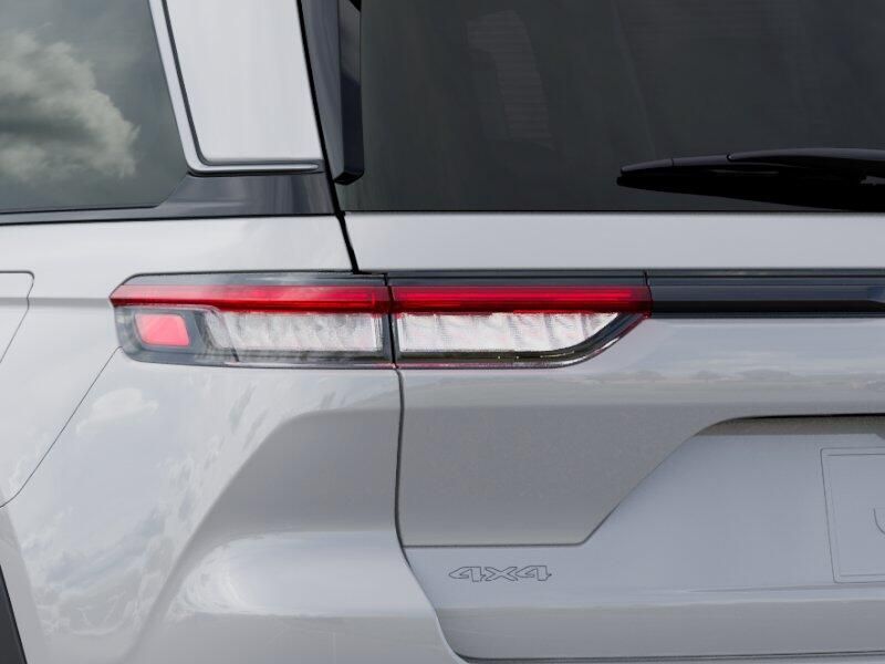 New 2026 Jeep Grand Cherokee 85th Anniversary Edition 4x4Image 5