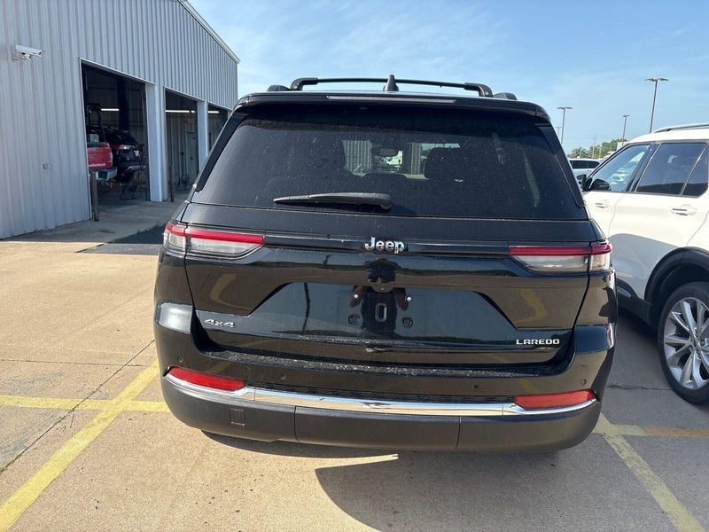 Used 2023 Jeep Grand Cherokee LaredoImage 6