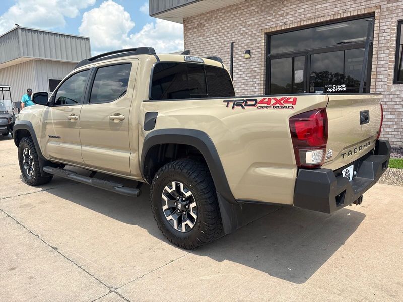 Used 2017 Toyota Tacoma TRD Off RoadImage 11