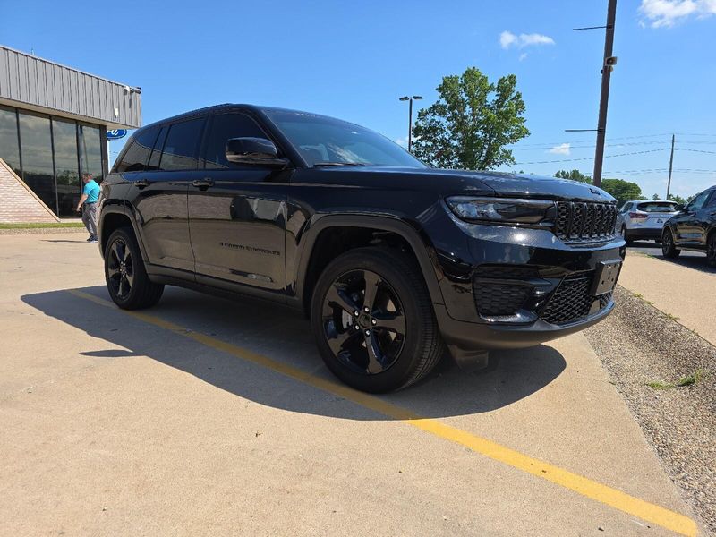 2023 Jeep Grand Cherokee AltitudeImage 5