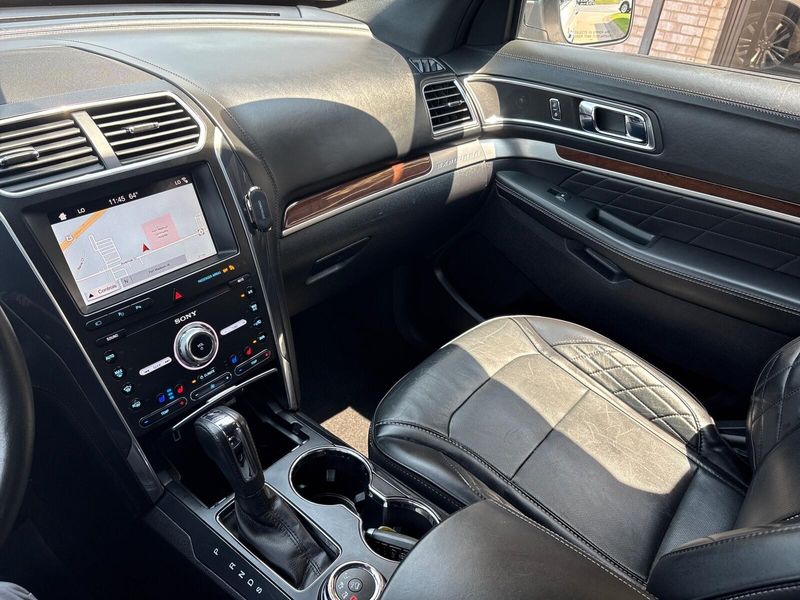 2019 Ford Explorer PlatinumImage 27