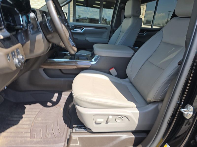 2024 Chevrolet Silverado 1500 RSTImage 18