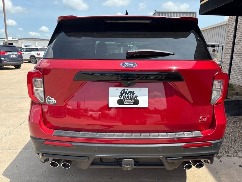 2021 Ford Explorer STImage 13