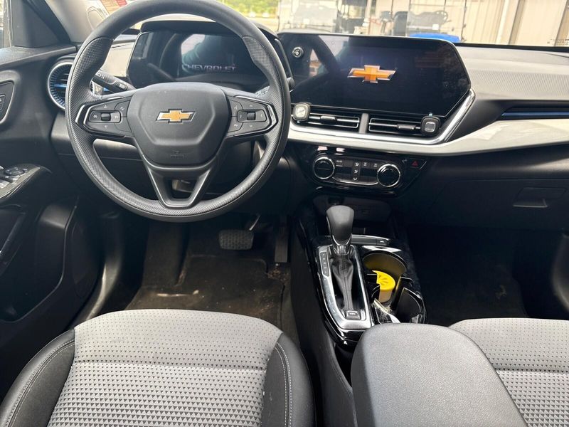 Used 2025 Chevrolet Trax LTImage 5
