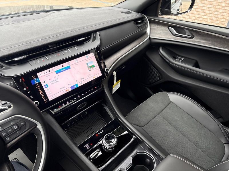 New 2026 Jeep Grand Cherokee Laredo Altitude 4x4Image 16