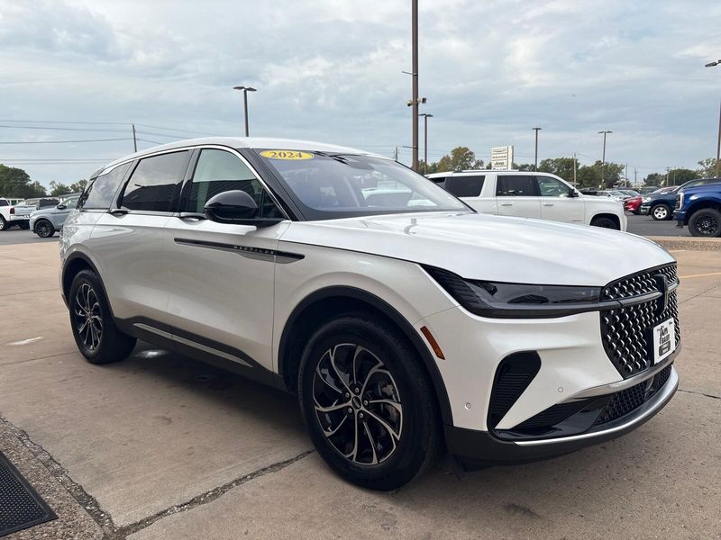 Used 2024 Lincoln Nautilus PremiereImage 7