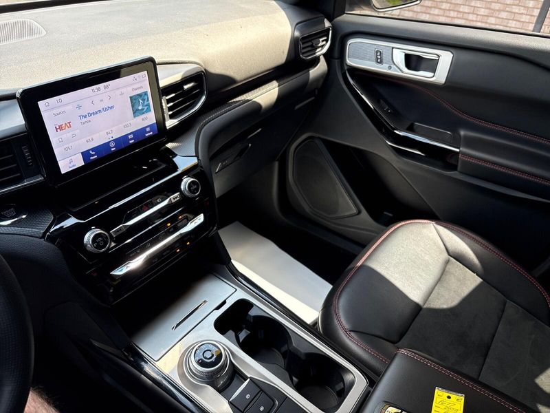 Used 2022 Ford Explorer ST-LineImage 18