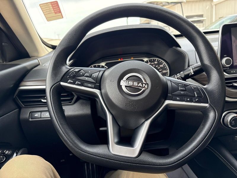 Used 2023 Nissan Altima 2.5 SVImage 13