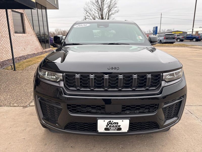 New 2026 Jeep Grand Cherokee Laredo Altitude 4x4Image 6