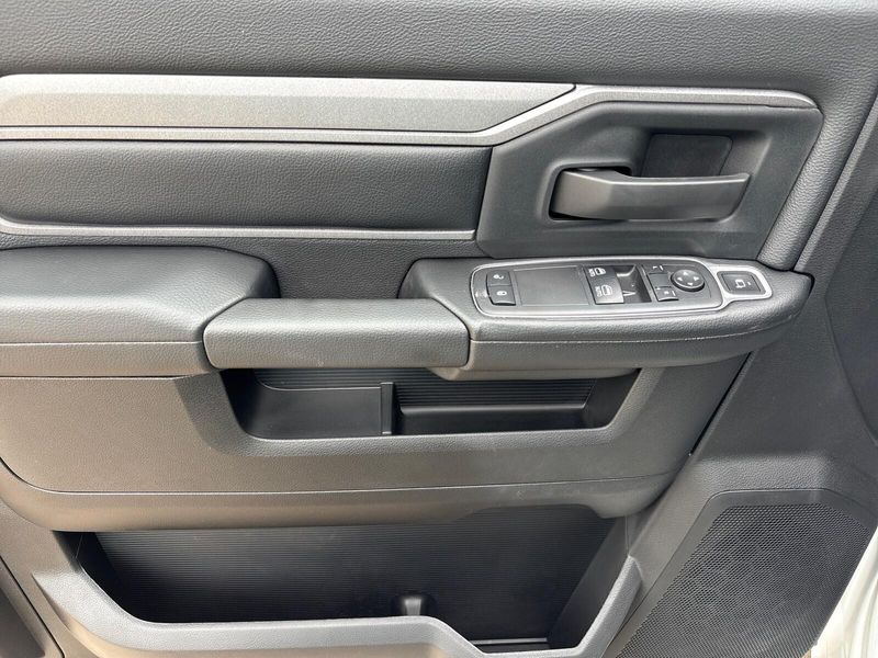 2024 RAM 2500 Tradesman Regular Cab 4x4 8