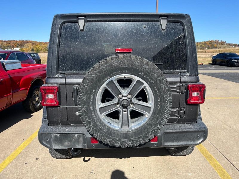 2019 Jeep Wrangler Unlimited SaharaImage 8