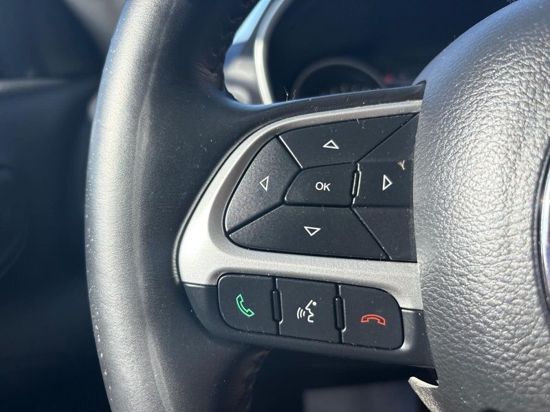 Used 2017 Jeep New Compass LatitudeImage 14