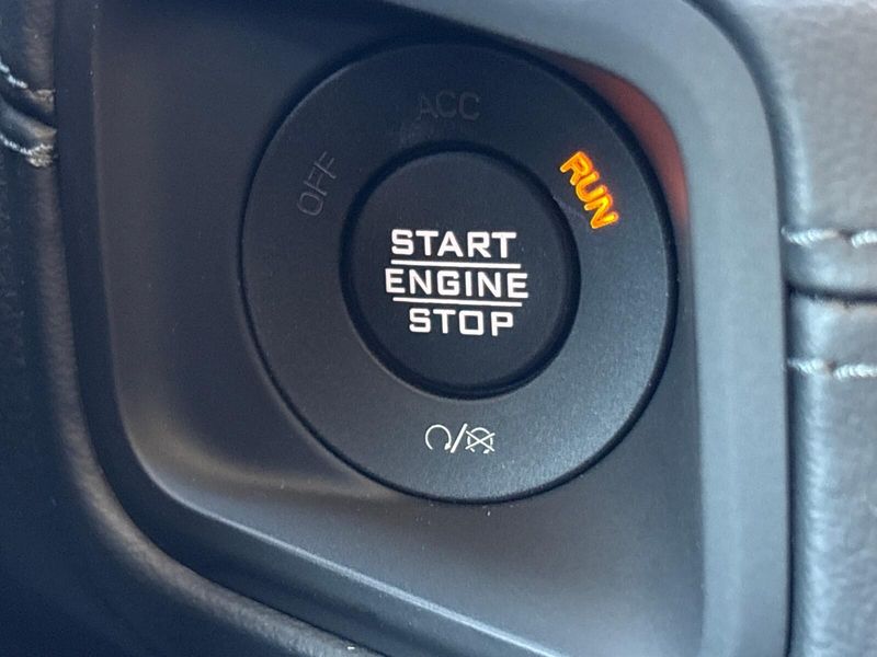 New 2025 Jeep Gladiator High Tide 4x4Image 21