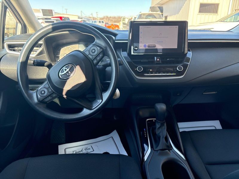 Used 2023 Toyota Corolla LEImage 5