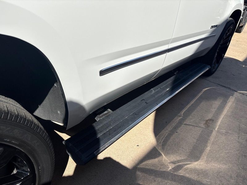 Used 2017 GMC Yukon DenaliImage 12