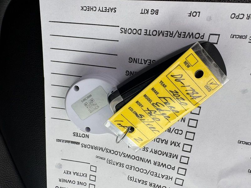 Used 2020 Ford Edge TitaniumImage 9
