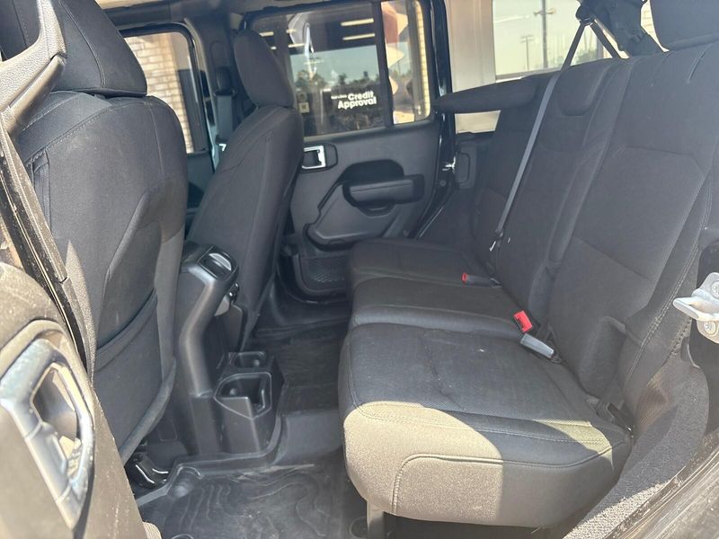 2023 Jeep Wrangler Willys photo 4