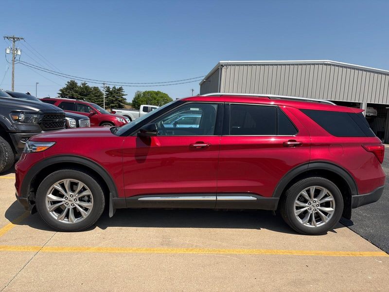 2020 Ford Explorer LimitedImage 2
