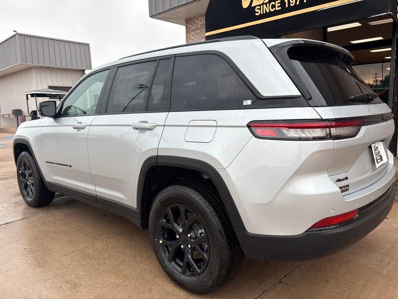 2025 Jeep Grand Cherokee Altitude X 4x4Image 11