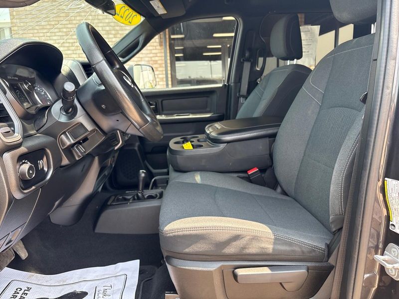2022 RAM 3500 TradesmanImage 3
