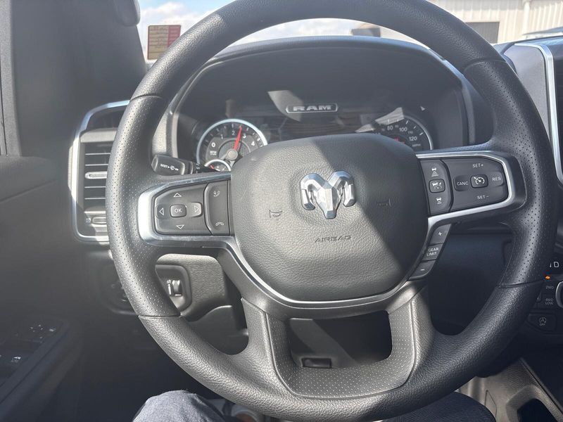 New 2026 RAM 1500 Express Crew Cab 4x4 5