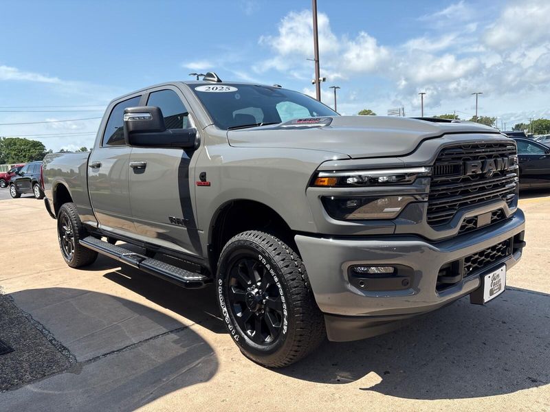 New 2025 RAM 2500 Laramie Crew Cab 4x4 6