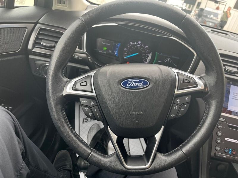 2019 Ford Fusion Hybrid TitaniumImage 14