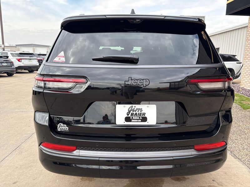 New 2026 Jeep Grand Cherokee L Limited Reserve 4x4Image 12