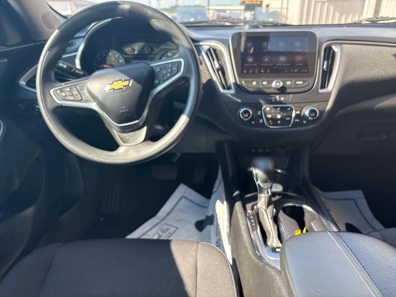 Used 2022 Chevrolet Malibu LTImage 5